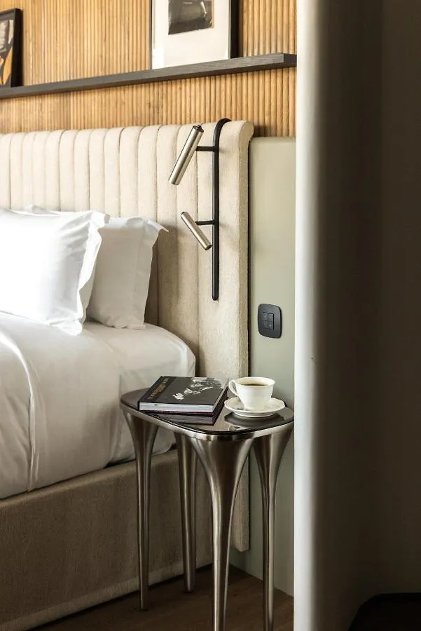 Dame Des Arts Hotel Paris