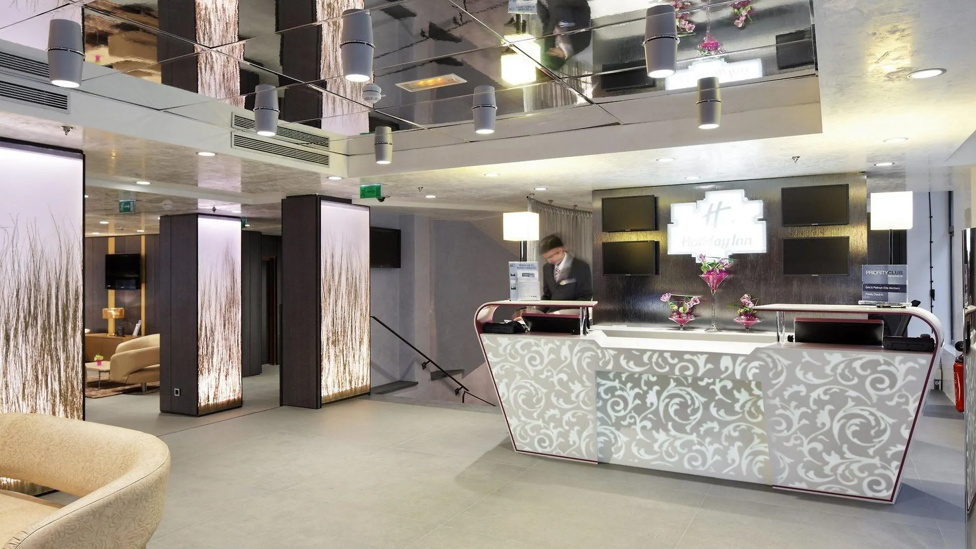 Dame Des Arts Hotel 4*